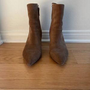 Pointed toe Sadie boots in suede